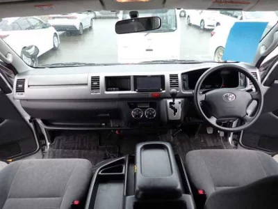 Toyota HIACE  с аукциона в Японии