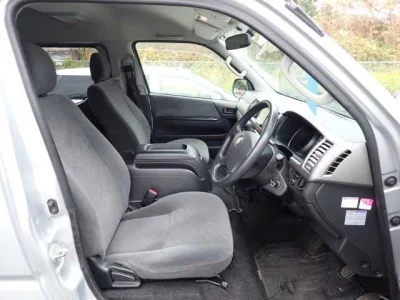 Toyota HIACE  с аукциона в Японии