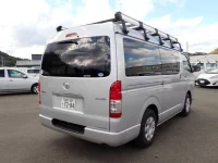 Toyota HIACE VAN лот № 210 оценка R  с аукциона в Японии 8