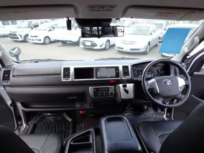 Toyota HIACE VAN  с аукциона в Японии