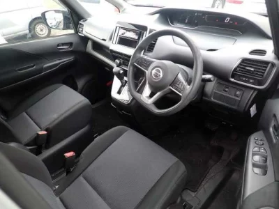 Nissan SERENA  с аукциона в Японии