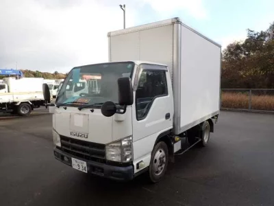 Isuzu ELF  с аукциона в Японии