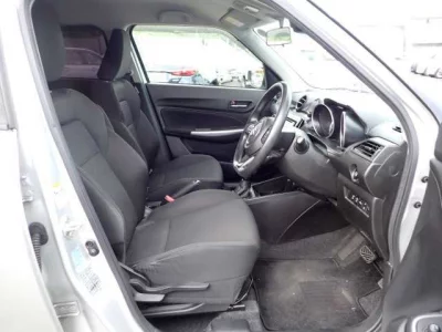 Suzuki SWIFT  с аукциона в Японии