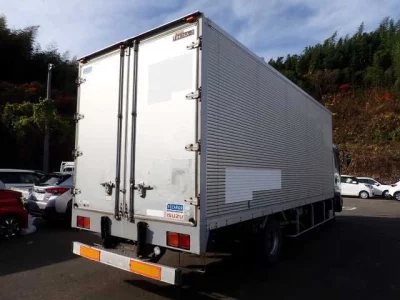 Isuzu FORWARD  с аукциона в Японии