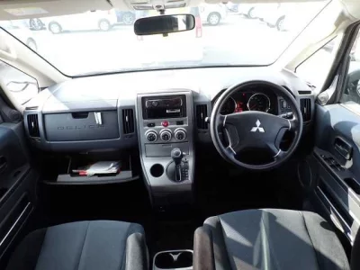 Mitsubishi DELICA D5  с аукциона в Японии