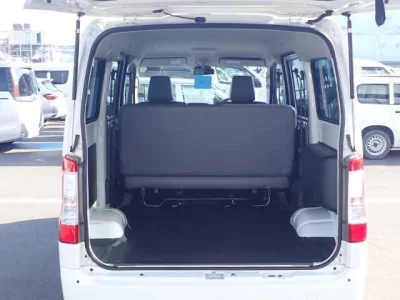 Mazda BONGO VAN  с аукциона в Японии