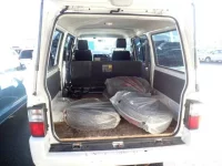 Mazda BONGO VAN лот № 10 оценка 3.5  с аукциона в Японии 7