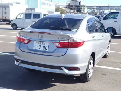 Honda GRACE  с аукциона в Японии