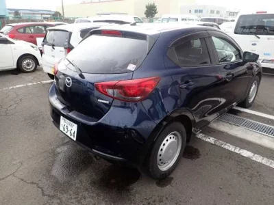 Mazda MAZDA2  с аукциона в Японии