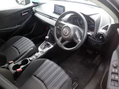 Mazda MAZDA2  с аукциона в Японии