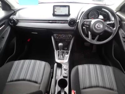 Mazda MAZDA2  с аукциона в Японии