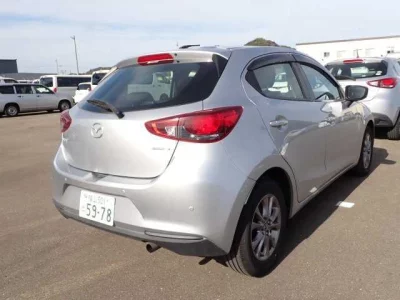 Mazda MAZDA2  с аукциона в Японии