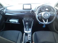 Mazda DEMIO лот № 57 оценка 4  с аукциона в Японии 3