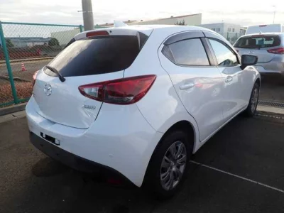 Mazda DEMIO  с аукциона в Японии