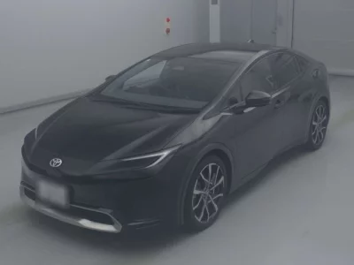 Toyota PRIUS  с аукциона в Японии