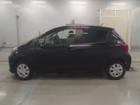 Toyota VITZ лот № 30554 оценка 3.5  с аукциона в Японии 3