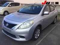 Nissan TIIDA LATIO лот № 8010 оценка 3.5  с аукциона в Японии 8