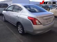 Nissan TIIDA LATIO лот № 8010 оценка 3.5  с аукциона в Японии 1