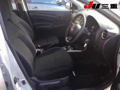 Nissan TIIDA LATIO  с аукциона в Японии