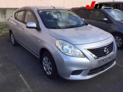 Nissan TIIDA LATIO  с аукциона в Японии