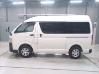 Toyota REGIUS ACE VAN лот № 30473 оценка 4  с аукциона в Японии 3