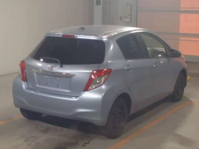 Toyota VITZ  с аукциона в Японии