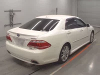 Toyota CROWN лот № 30558 оценка 3.5  с аукциона в Японии 1