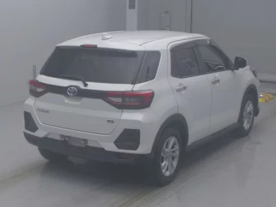 Toyota RAIZE  с аукциона в Японии