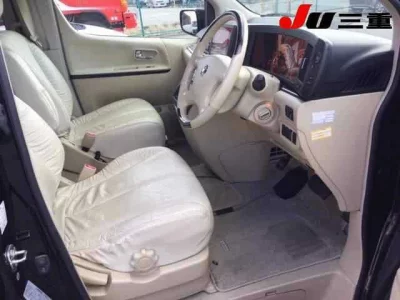 Nissan ELGRAND  с аукциона в Японии