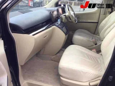Nissan ELGRAND  с аукциона в Японии
