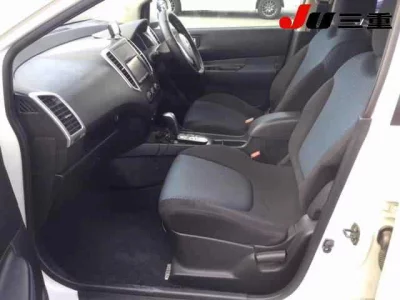 Nissan WINGROAD  с аукциона в Японии