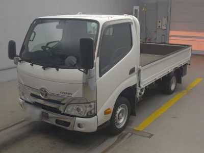 Toyota DYNA  с аукциона в Японии