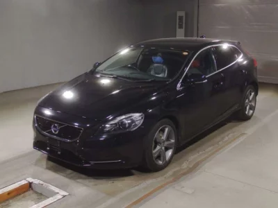 Volvo V40  с аукциона в Японии