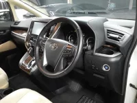 Toyota ALPHARD лот № 30501 оценка 4  с аукциона в Японии 6