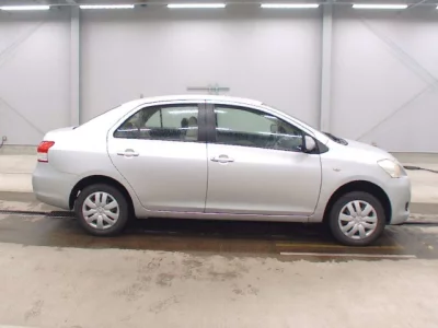 Toyota BELTA  с аукциона в Японии