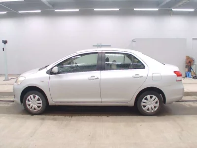 Toyota BELTA  с аукциона в Японии