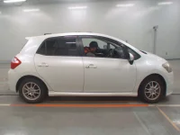 Toyota AURIS лот № 30590 оценка 3.5  с аукциона в Японии 2