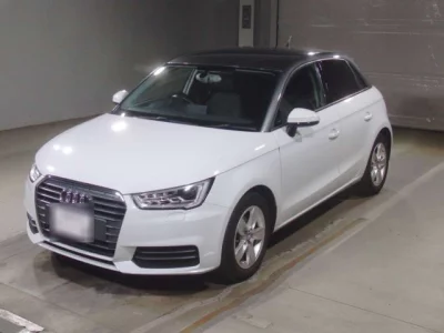 Audi A1  с аукциона в Японии