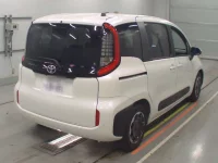 Toyota SIENTA лот № 30592 оценка 5  с аукциона в Японии 1