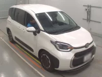 Toyota SIENTA лот № 30592 оценка 5  с аукциона в Японии 4