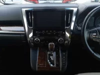 Toyota ALPHARD лот № 30505 оценка 4  с аукциона в Японии 8