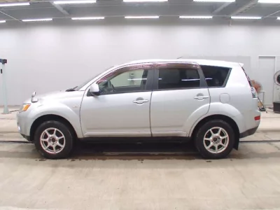 Mitsubishi OUTLANDER  с аукциона в Японии