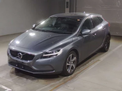 Volvo V40  с аукциона в Японии