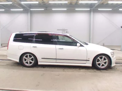 Nissan STAGEA
