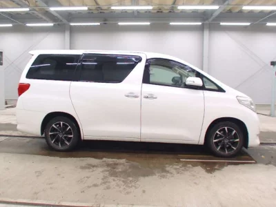 Toyota ALPHARD  с аукциона в Японии