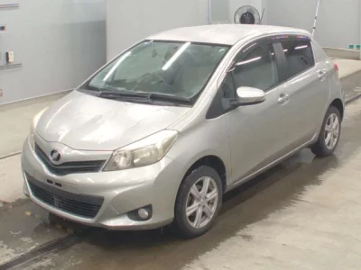 Toyota VITZ  с аукциона в Японии