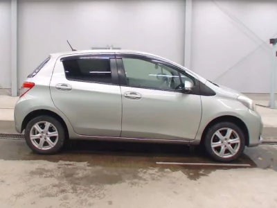 Toyota VITZ  с аукциона в Японии