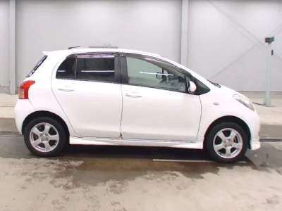 Toyota VITZ  с аукциона в Японии