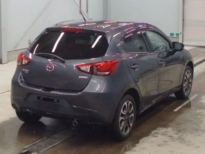 Mazda DEMIO  с аукциона в Японии