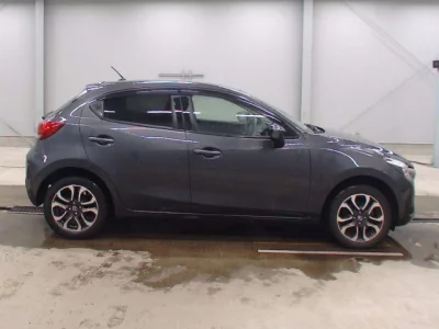 Mazda DEMIO  с аукциона в Японии